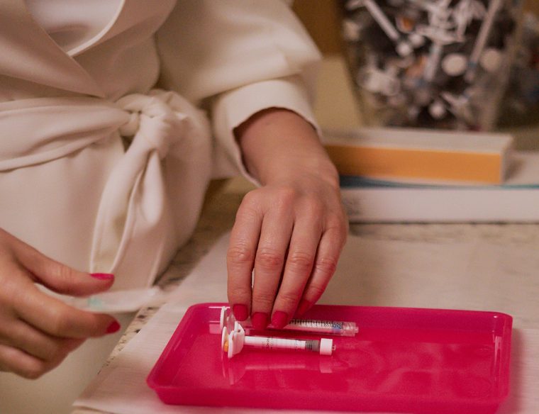 Instrumentos esterilizados e protocolos de segurança